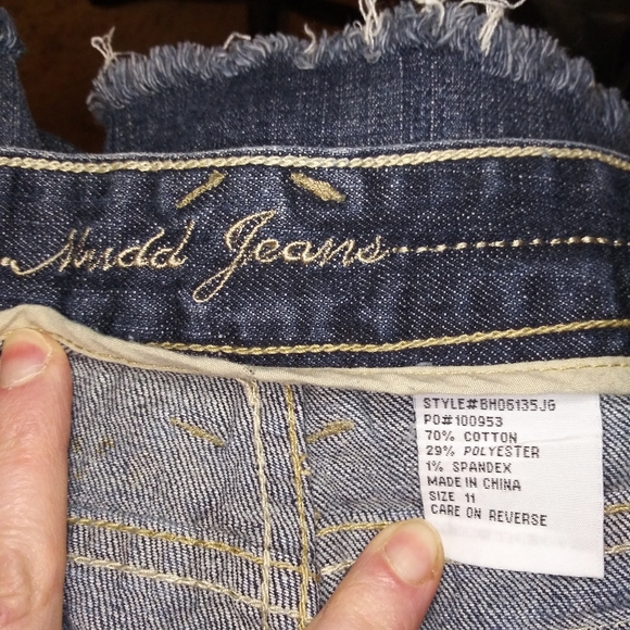 Mudd Jeans Distressed Medium Wash, Mid Rise, Button Flap, Cut-Off Denim Shorts - Picture 4 of 6